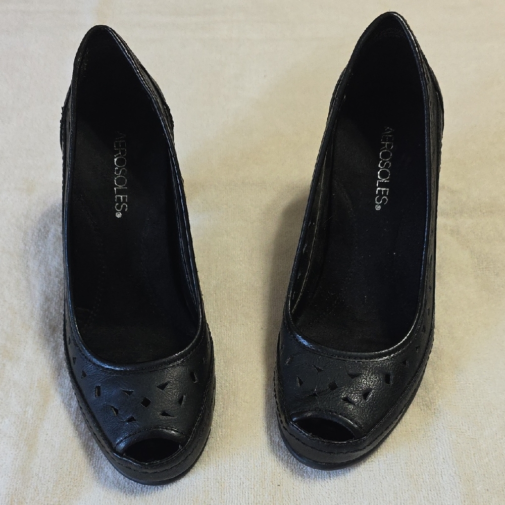 AEROSOLES Black Peep Toe Heels